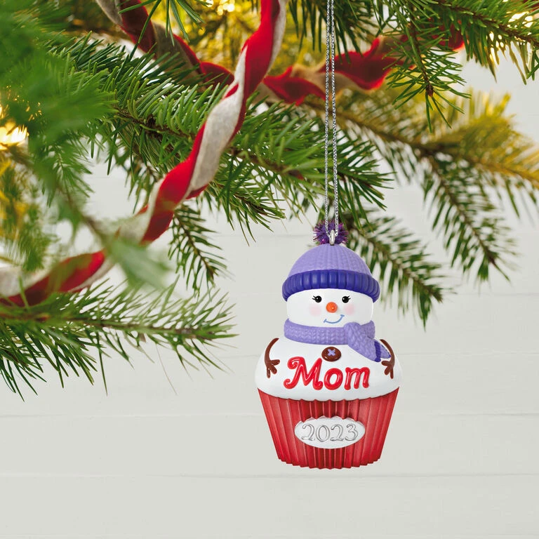 Hallmark Mom Cupcake 2023 Ornament - Image 2
